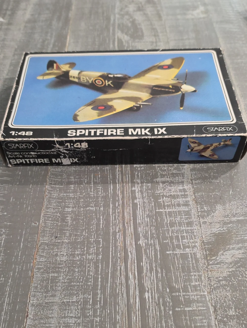 Starfix 1:48 Scale Supermarine Spitfire Mk IX, Vintage Model Kit, WWII Fighter
